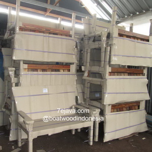 Packing Boat Furniture